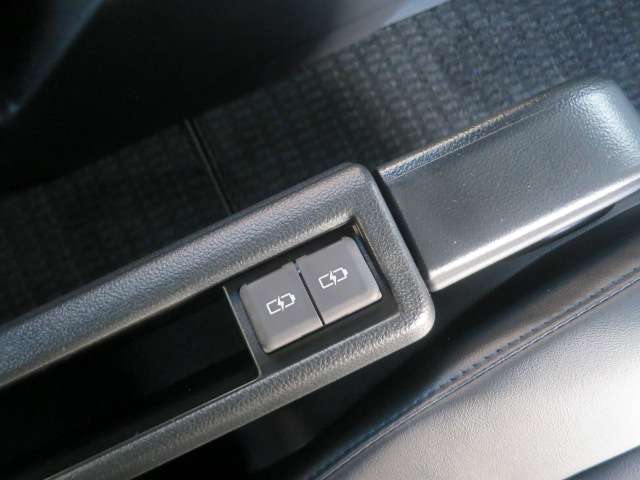 トヨタ ヴォクシー １．８ ハイブリッド Ｓ－Ｚ R7年 (関東) 99