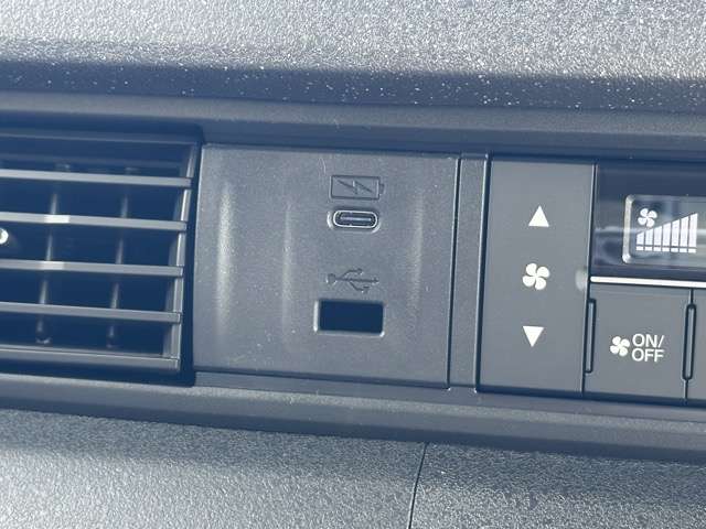 ホンダ Ｎ　ＢＯＸ カスタム ６６０ ターボ R7年 (東海) 99