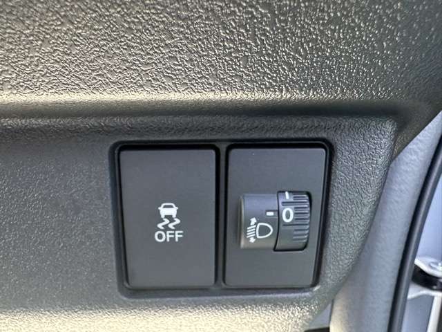 ホンダ Ｎ　ＢＯＸ カスタム ６６０ ターボ コーディネートスタイル モノトーン R7年 (東海) 99