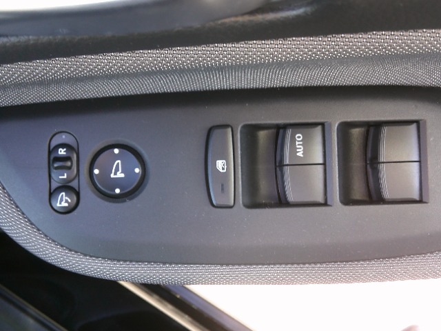 ホンダ フィット　ハイブリッド １．５ Ｅ：ＨＥＶ クロスター ４ＷＤ R2年 (東北) 99