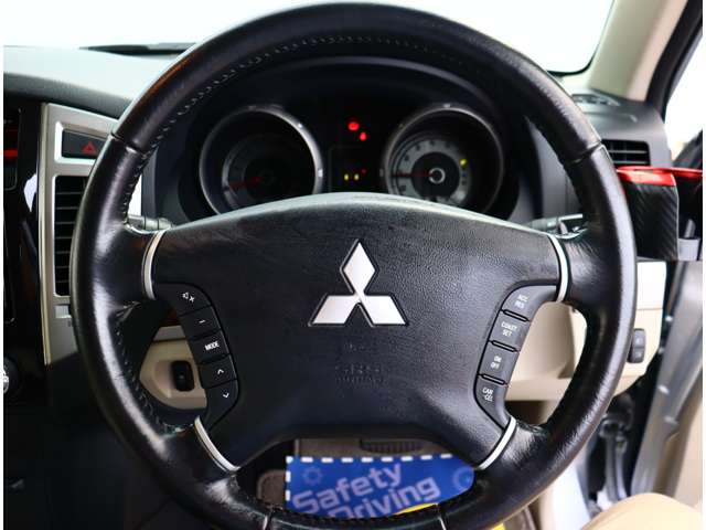 三菱 パジェロ ３．２ ロング エクシード ディーゼルターボ ４ＷＤ H28年 (関東) 99