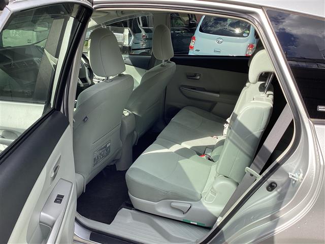 トヨタ プリウスΑ １．８ Ｓ H25年 (関東) 99