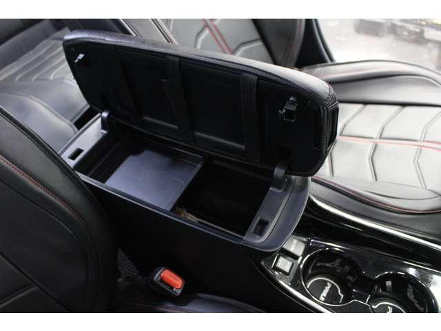 トヨタ プリウス １．８ Ａ Ｅ－ＦＯＵＲ ４ＷＤ R1年 (北海道) 99