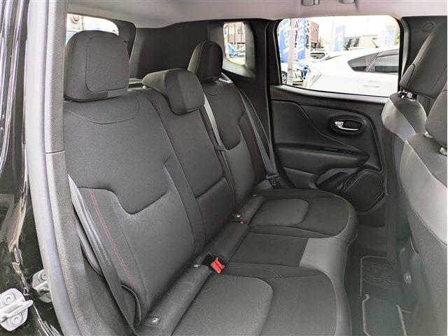 ジープ レネゲード トレイルホーク ４ＷＤ R3年 (東北) 99