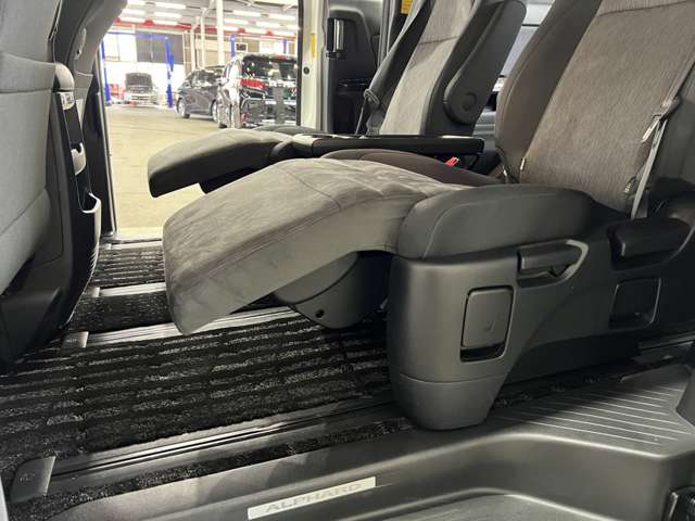 トヨタ アルファード　ハイブリッド ２．４ ＳＲ ４ＷＤ H24年 (関東) 99