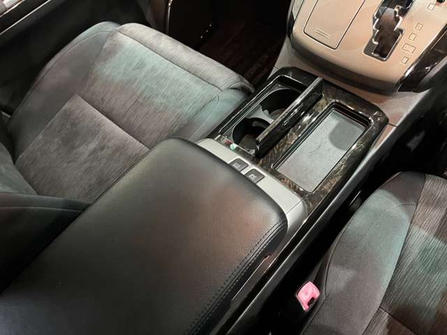 トヨタ アルファード　ハイブリッド ２．４ ＳＲ ４ＷＤ H24年 (関東) 99