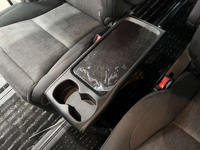 トヨタ アルファード　ハイブリッド ２．４ ＳＲ ４ＷＤ H24年 (関東) 99