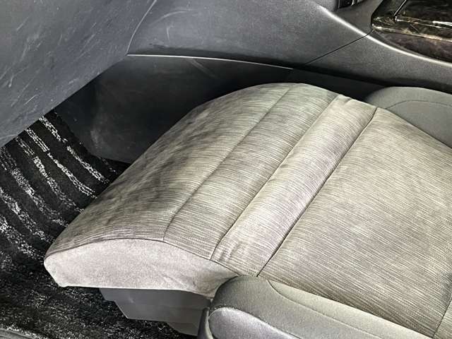 トヨタ アルファード　ハイブリッド ２．４ ＳＲ ４ＷＤ H26年 (関東) 99