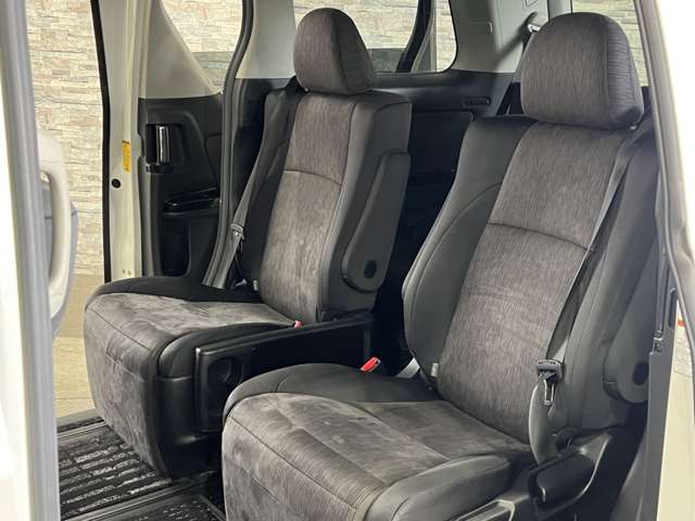 トヨタ アルファード　ハイブリッド ２．４ ＳＲ ４ＷＤ H26年 (関東) 99