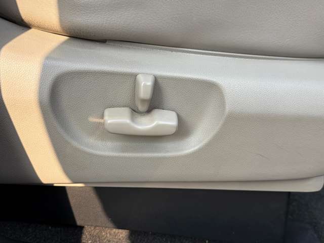 マツダ ＭＰＶ ２．３ ２３Ｓ Ｌパッケージ H22年 (中国) 99