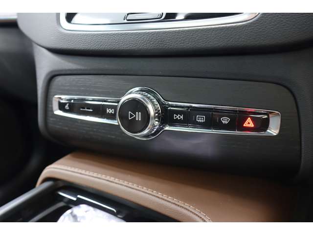 ボルボ ＸＣ９０ リチャージ プラグインハイブリッド Ｔ８ ＡＷＤ インスクリプション ４ＷＤ R3年 (近畿) 99