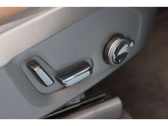 ボルボ ＸＣ９０ リチャージ プラグインハイブリッド Ｔ８ ＡＷＤ インスクリプション ４ＷＤ R3年 (近畿) 99