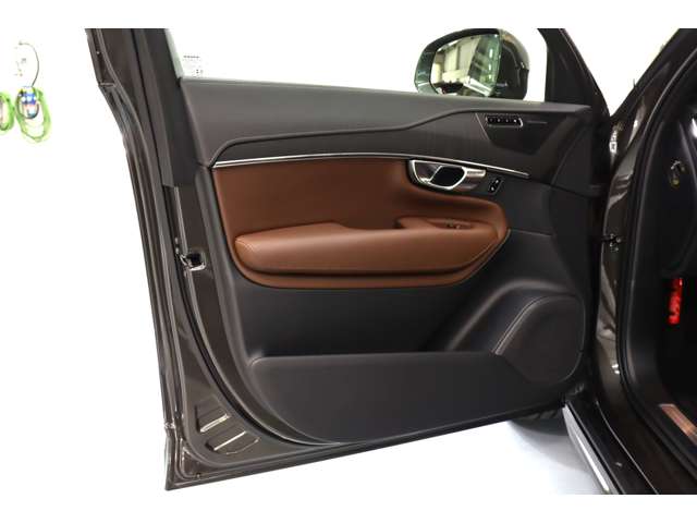 ボルボ ＸＣ９０ リチャージ プラグインハイブリッド Ｔ８ ＡＷＤ インスクリプション ４ＷＤ R3年 (近畿) 99