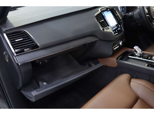 ボルボ ＸＣ９０ リチャージ プラグインハイブリッド Ｔ８ ＡＷＤ インスクリプション ４ＷＤ R3年 (近畿) 99