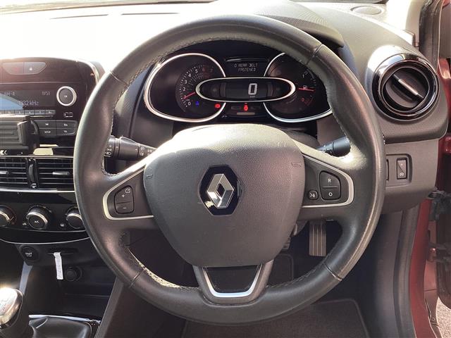 ルノー ルーテシア Ｓ　ＭＴ H29年 (東海) 99