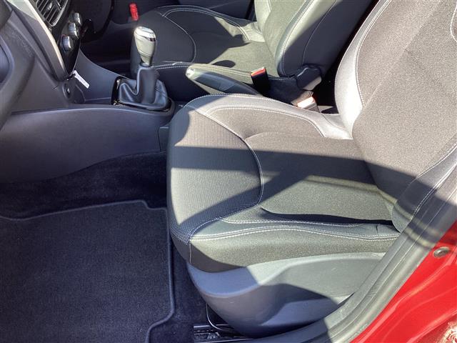 ルノー ルーテシア Ｓ　ＭＴ H29年 (東海) 99