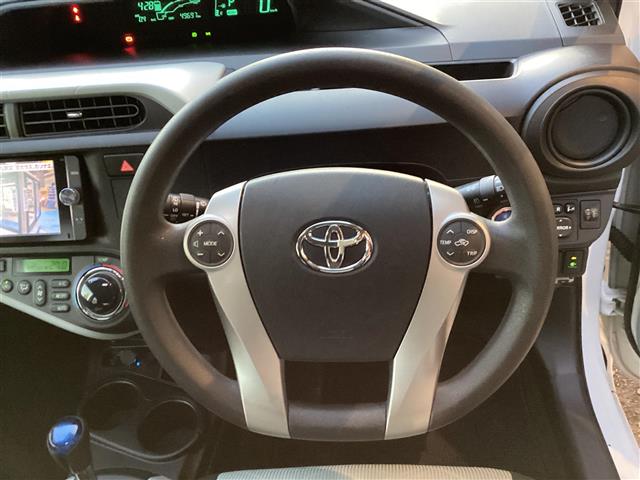 トヨタ アクア １．５ Ｓ H24年 (東海) 99