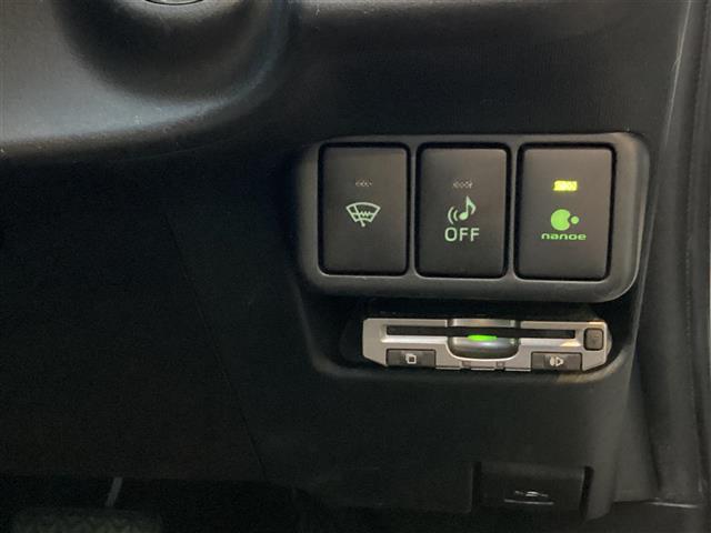 トヨタ アクア １．５ Ｓ H24年 (東海) 99