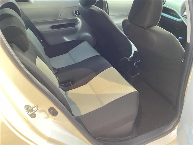 トヨタ アクア １．５ Ｓ H24年 (東海) 99