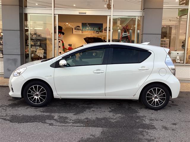 トヨタ アクア １．５ Ｓ H24年 (東海) 99