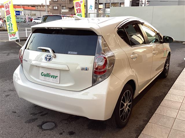 トヨタ アクア １．５ Ｓ H24年 (東海) 99