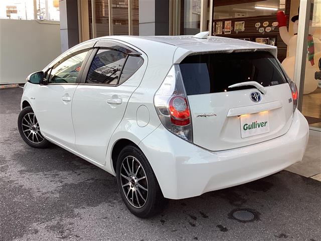 トヨタ アクア １．５ Ｓ H24年 (東海) 99