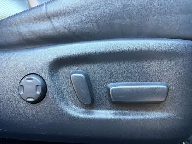 トヨタ ハリアー　ハイブリッド ２．５ ハイブリッド Ｅ－ＦＯＵＲ プログレス メタル アンド レザーパッケージ ４ＷＤ R1年 (東北) 99