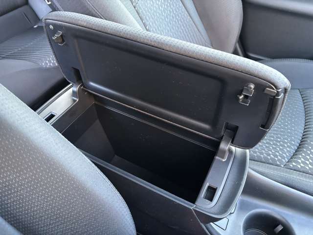 トヨタ プリウス １．８ Ｓ H28年 (東北) 99