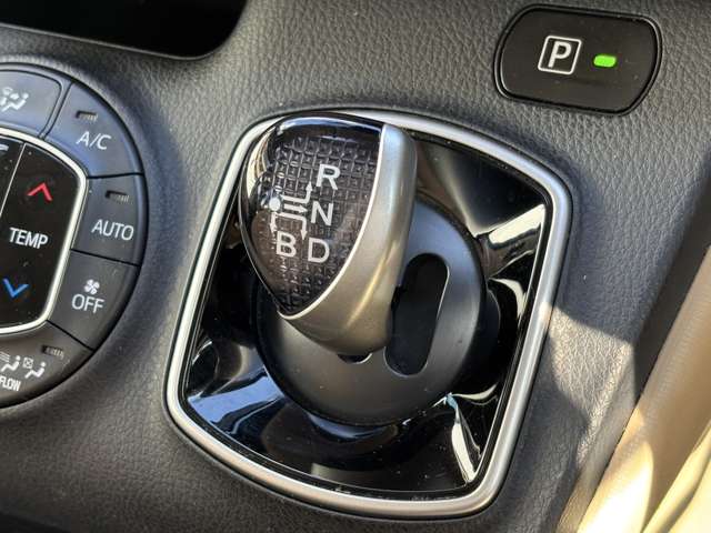 トヨタ ノア １．８ ハイブリッド Ｇ H28年 (東北) 99