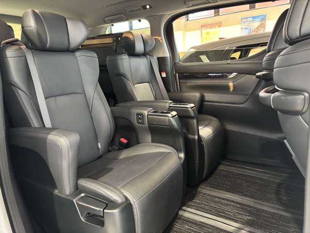 トヨタ アルファード　ハイブリッド ハイブリッド ２．５ ＳＲ Ｃパッケージ Ｅ－ＦＯＵＲ ４ＷＤ R5年 (東北) 99