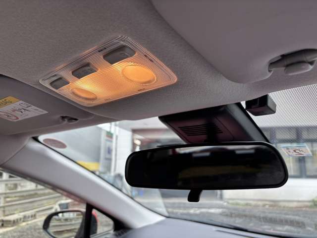 トヨタ アクア １．５ Ｓ R1年 (東北) 99