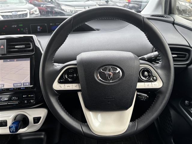 トヨタ プリウス １．８ Ｓ セーフティ プラス Ｅ－ＦＯＵＲ ４ＷＤ H29年 (東北) 99