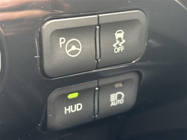 トヨタ プリウス １．８ Ｓ セーフティ プラス Ｅ－ＦＯＵＲ ４ＷＤ H29年 (東北) 99