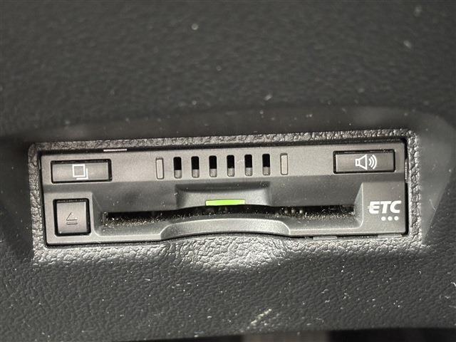 トヨタ プリウス １．８ Ｓ セーフティ プラス Ｅ－ＦＯＵＲ ４ＷＤ H29年 (東北) 99