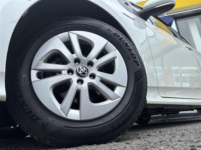 トヨタ プリウス １．８ Ｓ セーフティ プラス Ｅ－ＦＯＵＲ ４ＷＤ H29年 (東北) 99