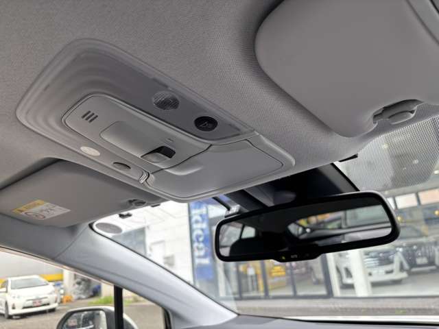 トヨタ プリウス １．８ Ｓ セーフティ プラス Ｅ－ＦＯＵＲ ４ＷＤ H29年 (東北) 99