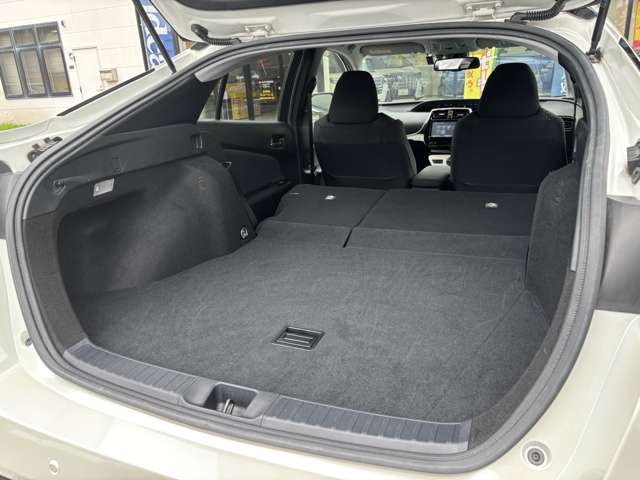 トヨタ プリウス １．８ Ｓ セーフティ プラス Ｅ－ＦＯＵＲ ４ＷＤ H29年 (東北) 99