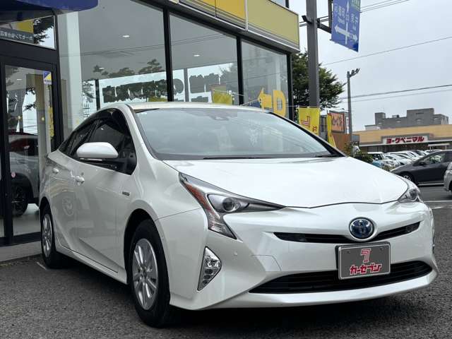 トヨタ プリウス １．８ Ｓ セーフティ プラス Ｅ－ＦＯＵＲ ４ＷＤ H29年 (東北) 99