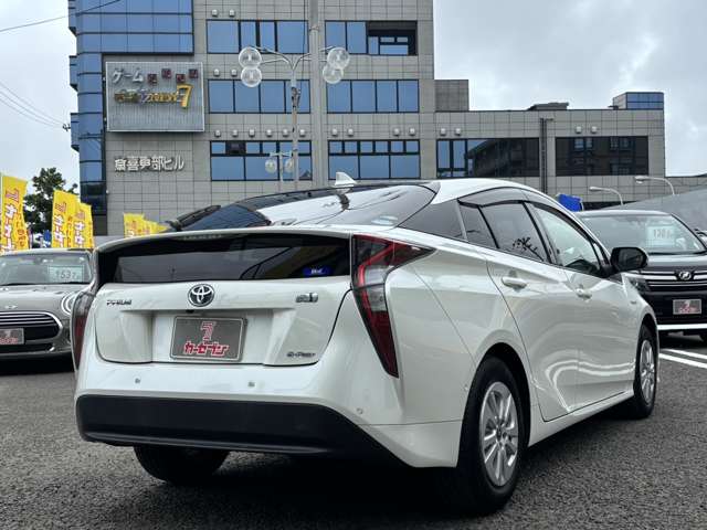 トヨタ プリウス １．８ Ｓ セーフティ プラス Ｅ－ＦＯＵＲ ４ＷＤ H29年 (東北) 99