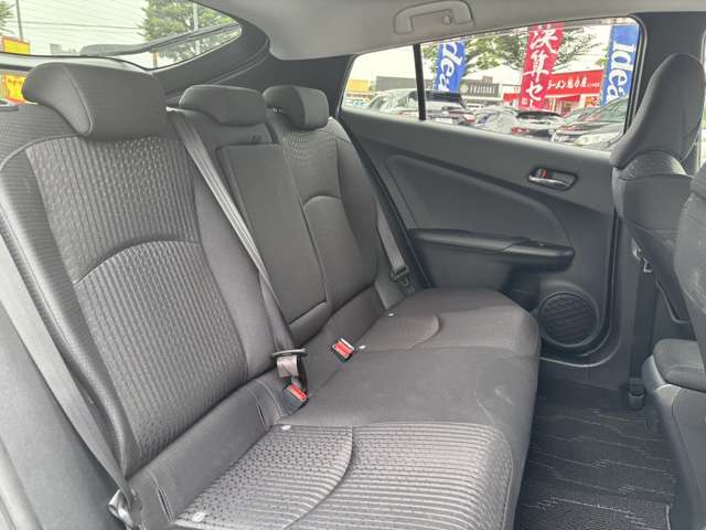 トヨタ プリウス １．８ Ｓ セーフティ プラス Ｅ－ＦＯＵＲ ４ＷＤ H29年 (東北) 99