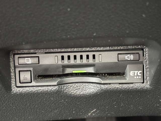 トヨタ プリウス １．８ Ｓ セーフティ プラス Ｅ－ＦＯＵＲ ４ＷＤ H29年 (東北) 99