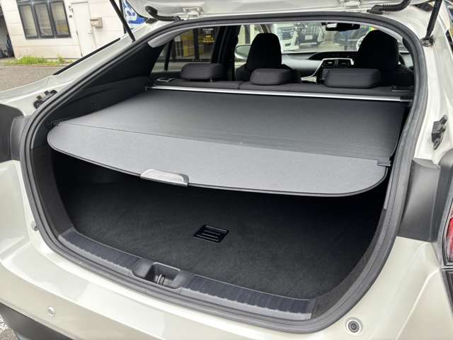 トヨタ プリウス １．８ Ｓ セーフティ プラス Ｅ－ＦＯＵＲ ４ＷＤ H29年 (東北) 99