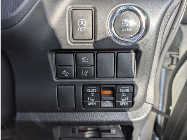 トヨタ ノア ２．０ ＳＩ ＷＸＢ H30年 (東北) 99