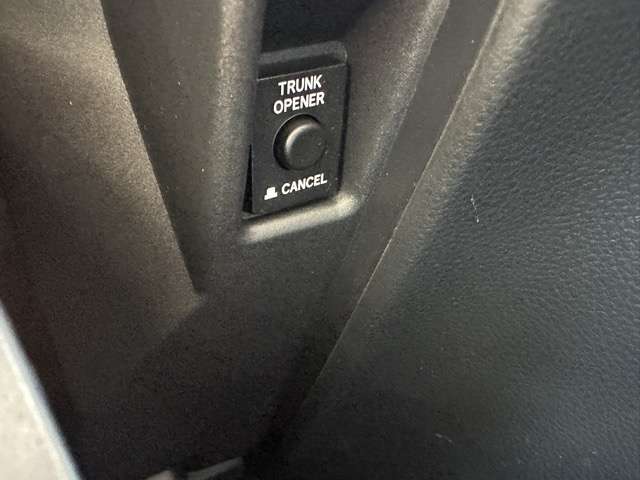 トヨタ クラウン　クロスオーバー　ハイブリッド ２．５ Ｇ アドバンスト レザー パッケージ Ｅ－ＦＯＵＲ ４ＷＤ R5年 (東海) 99