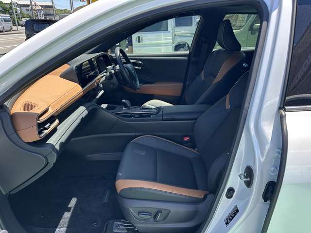 トヨタ クラウン　クロスオーバー　ハイブリッド ２．４ ＲＳ アドバンスト Ｅ－ＦＯＵＲ ＡＤＶＡＮＣＥＤ ４ＷＤ R5年 (東海) 99