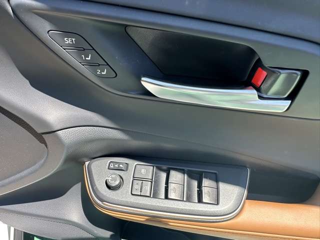 トヨタ クラウン　クロスオーバー　ハイブリッド ２．４ ＲＳ アドバンスト Ｅ－ＦＯＵＲ ＡＤＶＡＮＣＥＤ ４ＷＤ R5年 (東海) 99