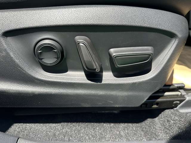 トヨタ クラウン　クロスオーバー　ハイブリッド ２．４ ＲＳ アドバンスト Ｅ－ＦＯＵＲ ＡＤＶＡＮＣＥＤ ４ＷＤ R5年 (東海) 99