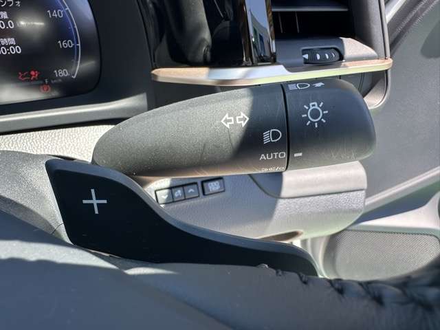 トヨタ クラウン　クロスオーバー　ハイブリッド ２．４ ＲＳ アドバンスト Ｅ－ＦＯＵＲ ＡＤＶＡＮＣＥＤ ４ＷＤ R5年 (東海) 99