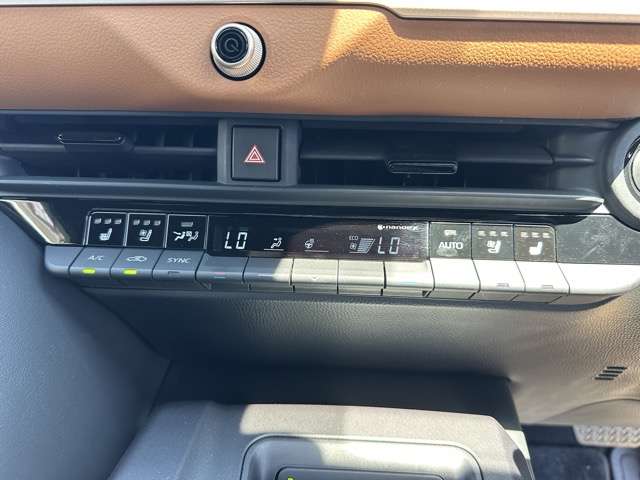 トヨタ クラウン　クロスオーバー　ハイブリッド ２．４ ＲＳ アドバンスト Ｅ－ＦＯＵＲ ＡＤＶＡＮＣＥＤ ４ＷＤ R5年 (東海) 99