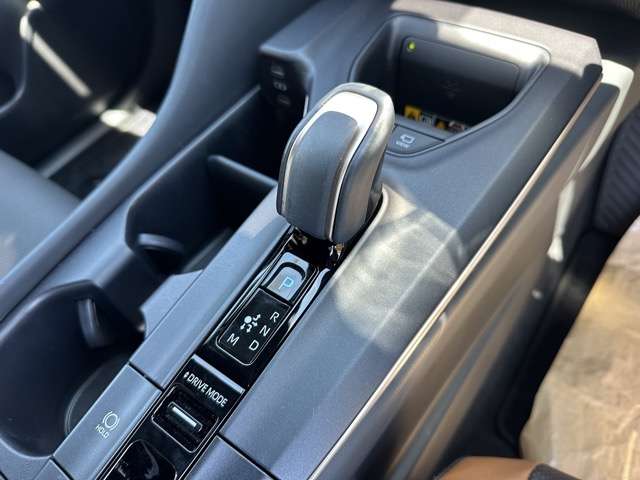 トヨタ クラウン　クロスオーバー　ハイブリッド ２．４ ＲＳ アドバンスト Ｅ－ＦＯＵＲ ＡＤＶＡＮＣＥＤ ４ＷＤ R5年 (東海) 99